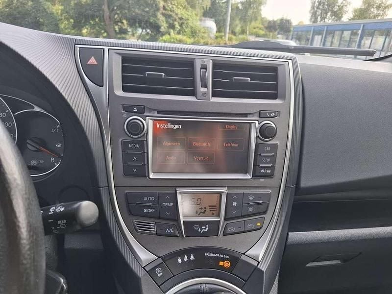 Occasion Toyota Verso-S 99 PK (72 kW) 2012 Zwart MPV