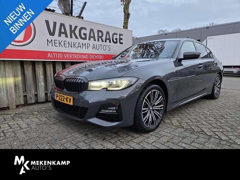 Grijs Occasion 2022 BMW 320e Executive Sedan | € 34.950 (Eerlijke prijs) - Afbeelding 1/4