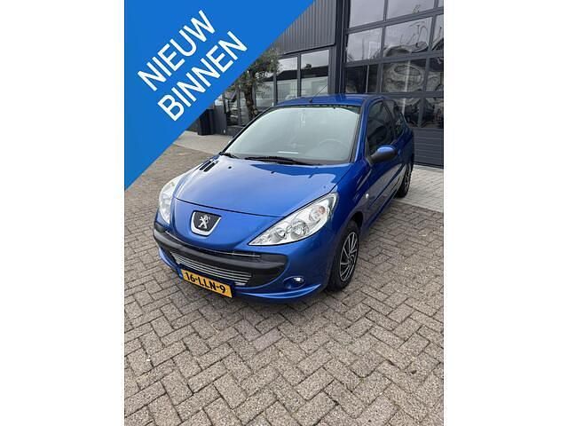 Zwart Gebruikt 2010 Peugeot 206 Coupé | € 2.950 - Afbeelding 1/4