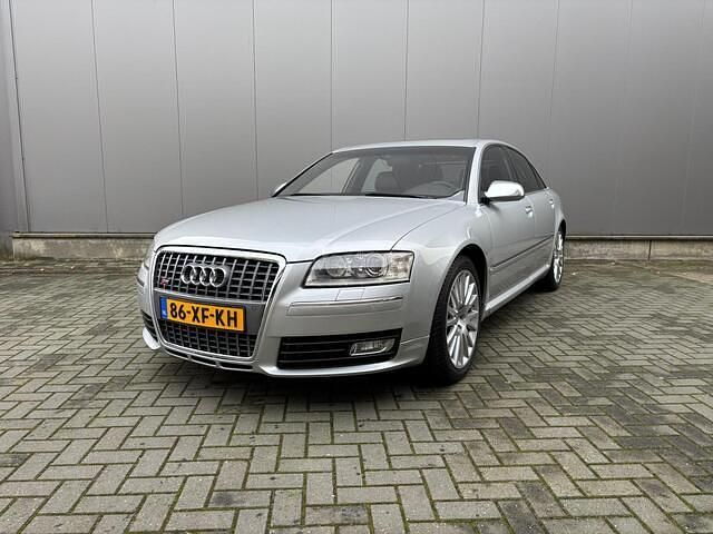 Grijs Gebruikt 2007 Audi A8 Proline Sedan | € 17.950 (Eerlijke prijs) - Afbeelding 1/4