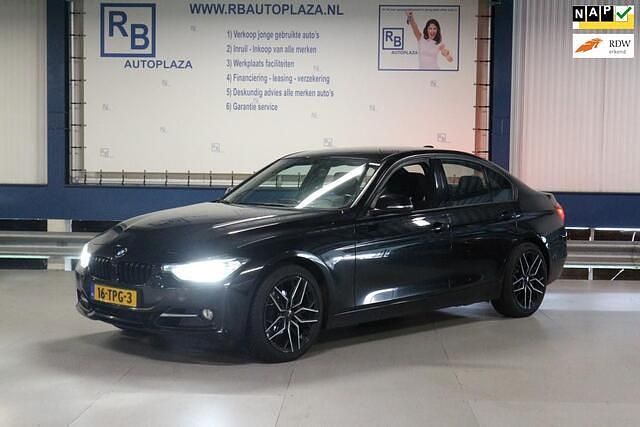 Zwart Gebruikt 2012 BMW 320 Executive Sedan | € 13.950 (Iets duurder) - Afbeelding 1/4