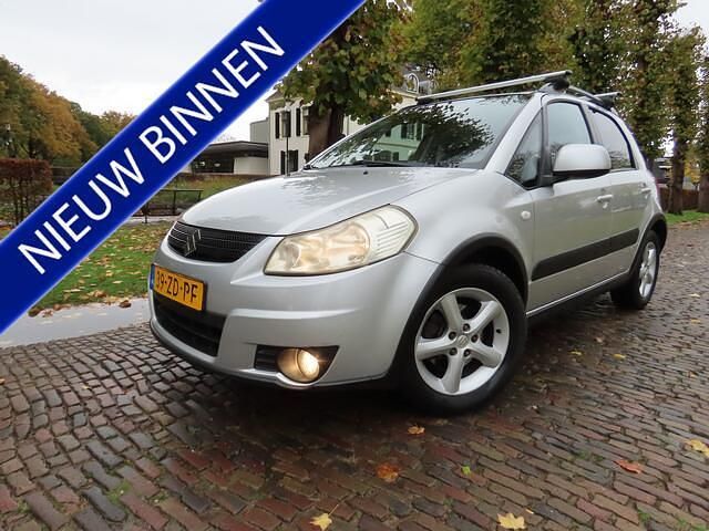 Grijs Gebruikt 2008 Suzuki SX4 MPV | € 2.995 (Goede deal) - Afbeelding 1/4