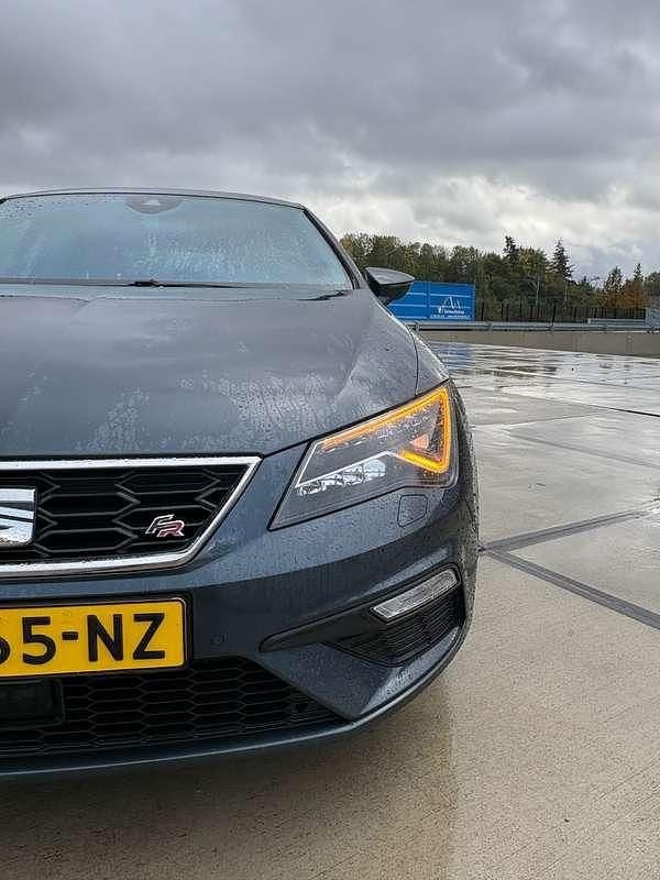Occasion Seat Leon FR 150 PK (110 kW) 2019 Grijs Hatchback