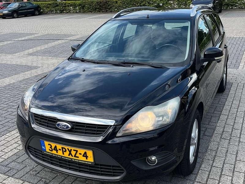 Zwart Gebruikt 2011 Ford Focus Stationwagen | € 3.495 (Super prijs) - Afbeelding 1/4