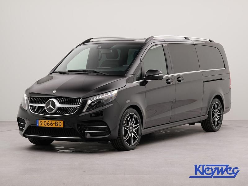 Zwart Occasion 2022 Mercedes V300 Avantgarde Edition MPV | € 77.100 - Afbeelding 1/4