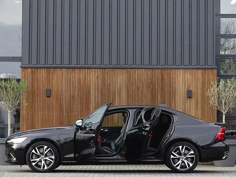 Occasion Volvo S60 R-Design 392 PK (288 kW) 2019 Zwart Sedan