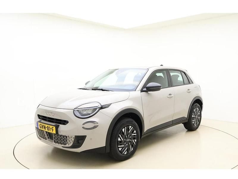 Grijs Gebruikt 2024 Fiat 600 Urban SUV | € 28.645 (Goede deal) - Afbeelding 1/3