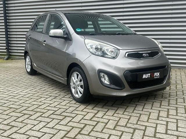 Grijs Gebruikt 2013 Kia Picanto Plus Hatchback | € 7.950 (Eerlijke prijs) - Afbeelding 1/4