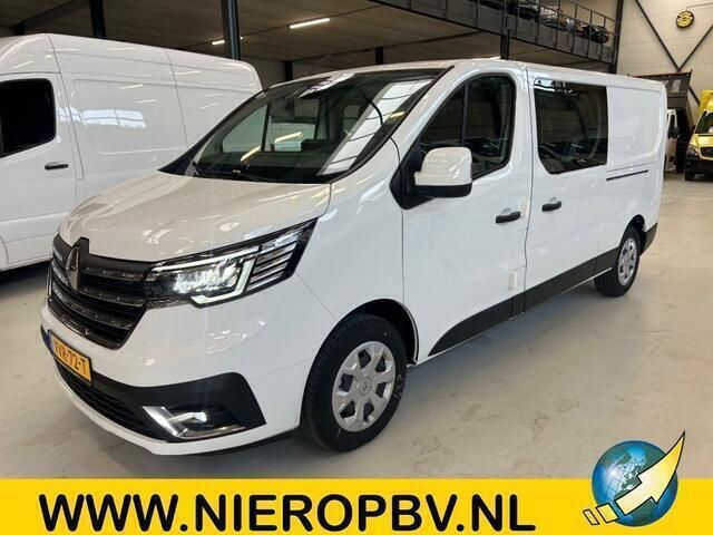 Wit Gebruikt 2023 Renault Trafic Van | € 34.750 - Afbeelding 1/4