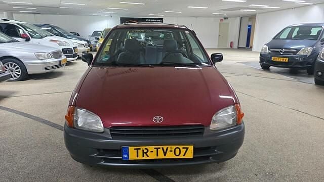 Occasion Toyota Starlet XLi 75 PK (55 kW) 1998 Rood Hatchback