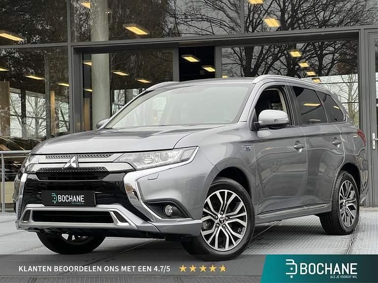 Grijs Occasion 2020 Mitsubishi Outlander P-HEV Intense SUV | € 24.900 (Eerlijke prijs) - Afbeelding 1/4