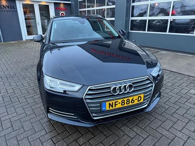 Occasion Audi A4 Sport 150 PK (110 kW) 2017 Blauw (metallic) Stationwagen