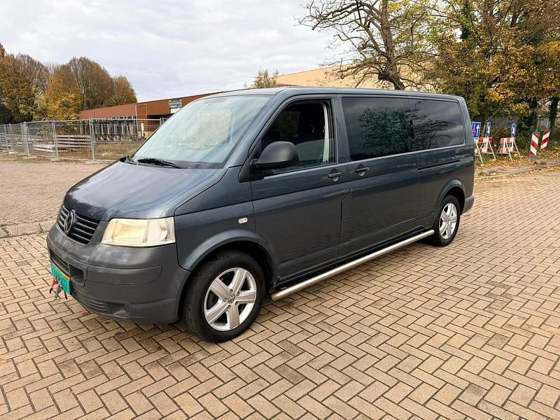 Grijs (metallic) Gebruikt 2007 VW T5 Trendline Van | € 4.999 - Afbeelding 1/4