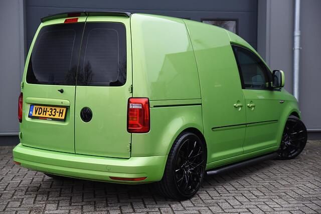 Occasion VW Caddy Business 75 PK (55 kW) 2019 Groen (metallic) MPV