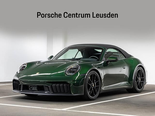 Groen Nieuw 2025 Porsche 911 Carrera 4 Cabriolet Cabriolet | € 310.063 - Afbeelding 1/4