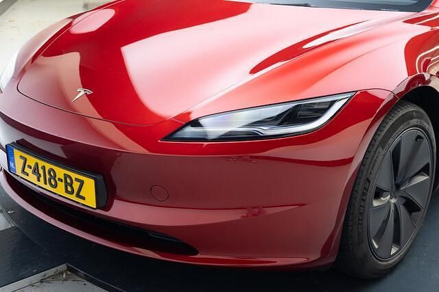 Occasion Tesla Model 3 RWD 208 kW (283 PK) 2024 Rood Sedan
