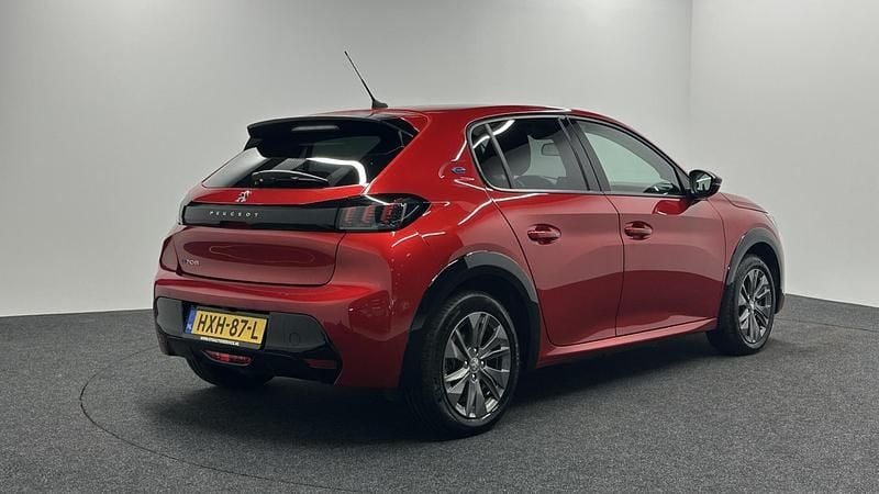Rood Gebruikt 2023 Peugeot e-208 Allure Hatchback | € 17.500 (Goede deal) - Afbeelding 1/4