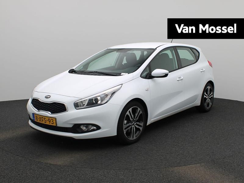 Wit Gebruikt 2014 Kia Ceed Hatchback | € 8.400 (Iets duurder) - Afbeelding 1/4