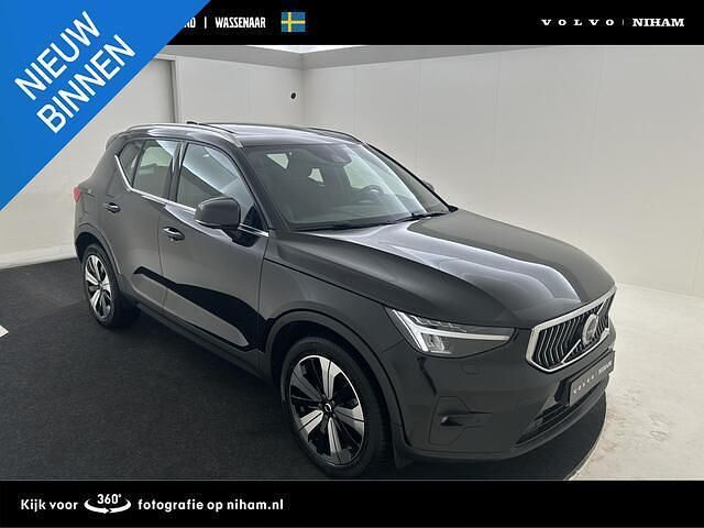 Zwart Gebruikt 2022 Volvo XC40 Ultimate SUV | € 37.890 (Eerlijke prijs) - Afbeelding 1/4