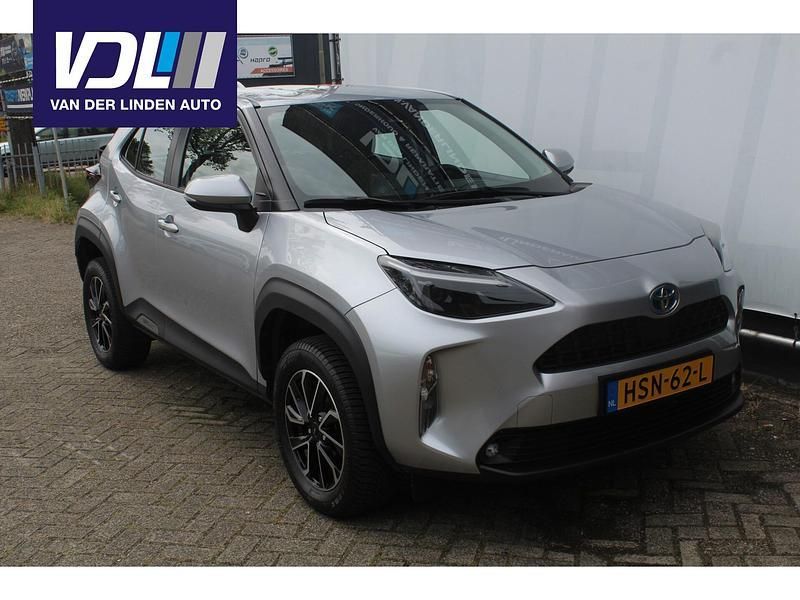 Grijs Gebruikt 2024 Toyota Yaris Cross Active SUV | € 25.945 (Eerlijke prijs) - Afbeelding 1/4