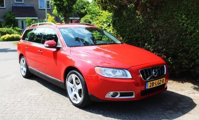 Rood Gebruikt 2010 Volvo V70 Kinetic Stationwagen | € 7.950 (Iets duurder) - Afbeelding 1/4