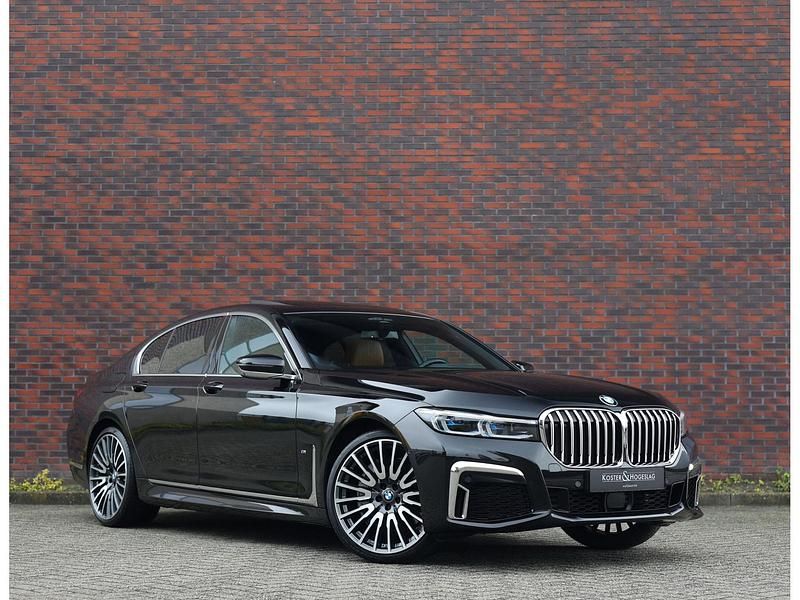 Zwart Gebruikt 2020 BMW 745 Executive Sedan | € 46.950 (Goede deal) - Afbeelding 1/4