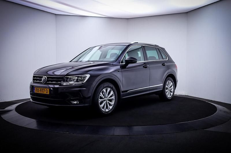 Zwart Gebruikt 2017 VW Tiguan Comfortline SUV | € 18.125 (Eerlijke prijs) - Afbeelding 1/4