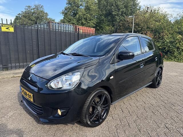 Zwart Gebruikt 2014 Mitsubishi Space Star Instyle Hatchback | € 5.950 (Eerlijke prijs) - Afbeelding 1/4