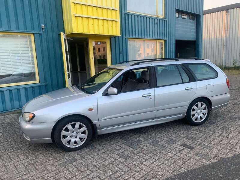 Grijs Gebruikt 1999 Nissan Primera Stationwagen | € 2.750 - Afbeelding 1/4