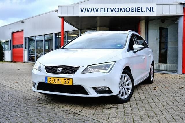 Wit Gebruikt 2014 Seat Leon ST Business Stationwagen | € 8.750 (Goede deal) - Afbeelding 1/4