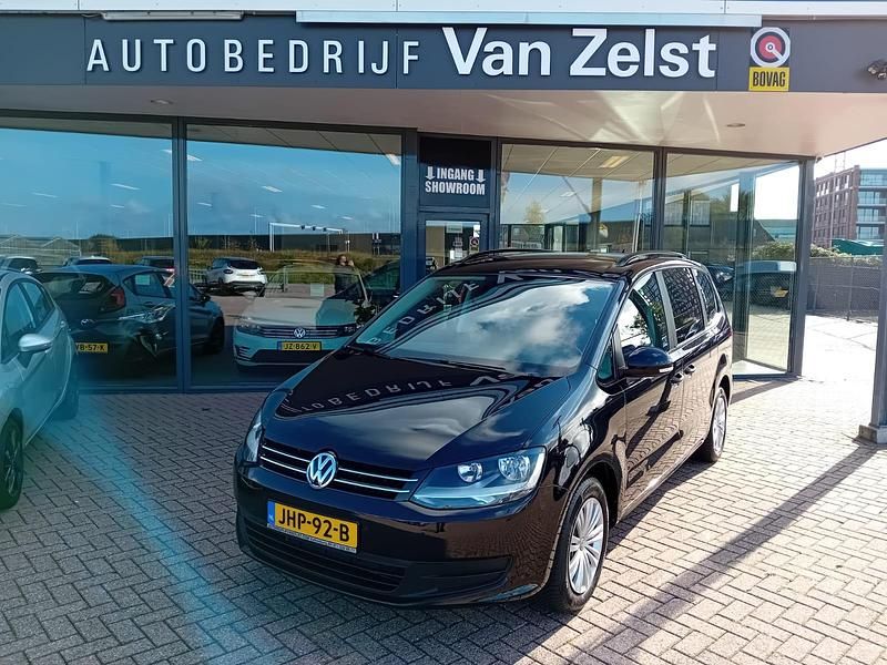 Zwart Gebruikt 2017 VW Sharan Comfortline MPV | € 24.950 (Goede deal) - Afbeelding 1/4