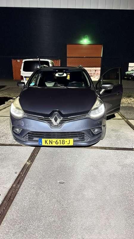 Grijs Gebruikt 2016 Renault Clio GrandTour Intens Stationwagen | € 8.450 (Goede deal) - Afbeelding 1/4