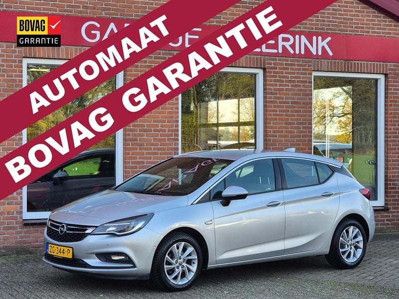 Grijs Gebruikt 2018 Opel Astra Edition Hatchback | € 14.250 (Eerlijke prijs) - Afbeelding 1/4