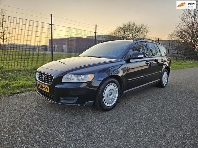 Zwart Gebruikt 2010 Volvo V50 Momentum Stationwagen | € 1.950 (Eerlijke prijs) - Afbeelding 1/4