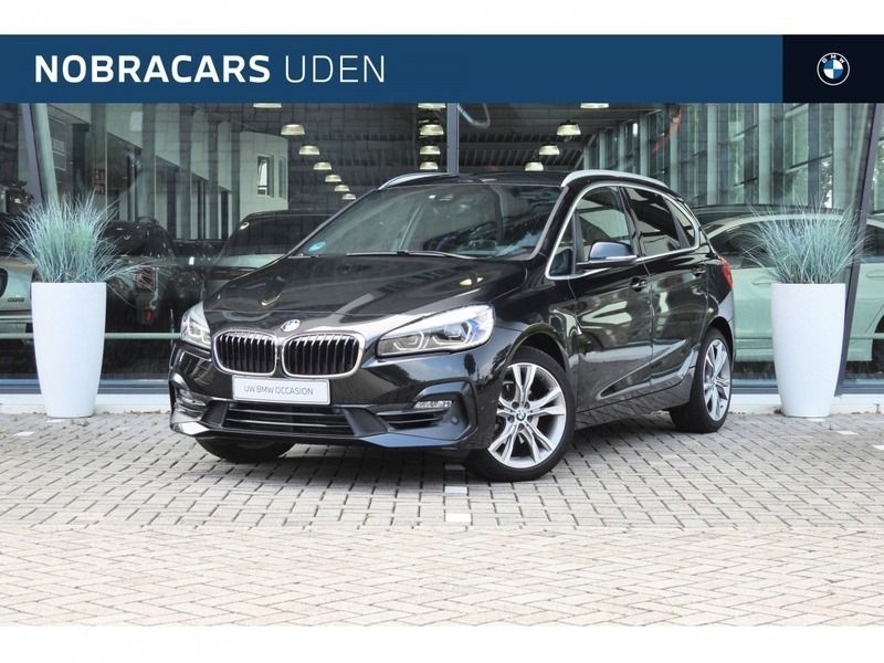 Zwart Gebruikt 2019 BMW 218 Active Tourer Executive MPV | € 21.450 (Eerlijke prijs) - Afbeelding 1/4