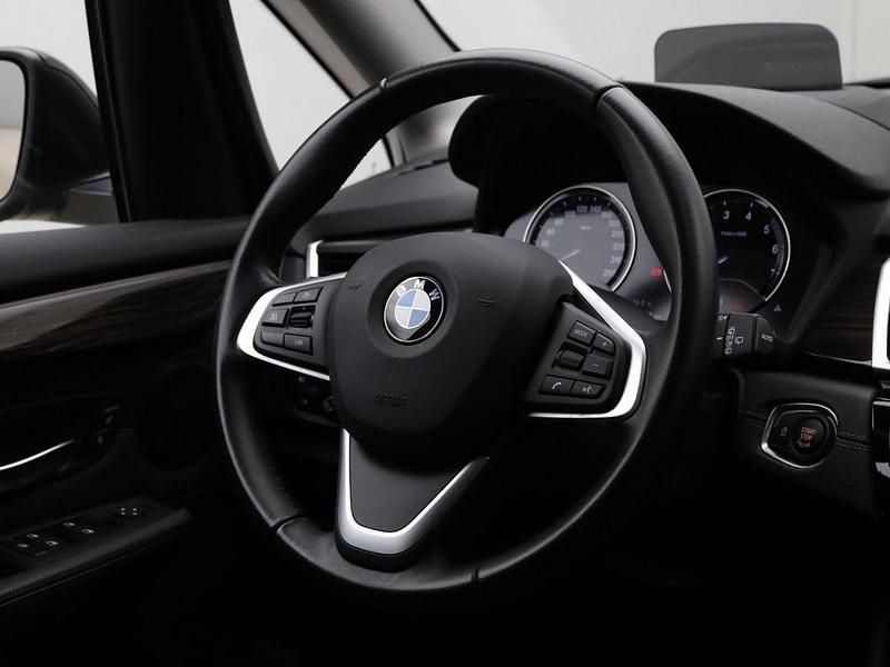 Saphirschwarz metallic (donker zwart) Gebruikt 2022 BMW 216 Gran Tourer Comfort Edition MPV | € 23.950 (Eerlijke prijs) - Afbeelding 1/2
