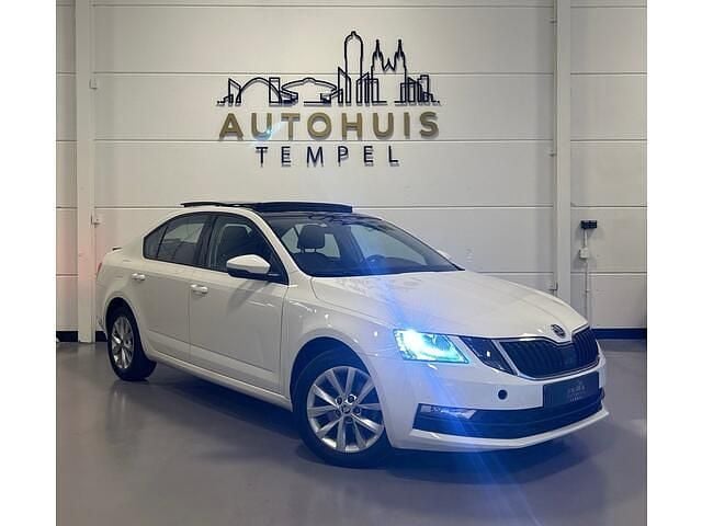 Wit Occasion 2019 Skoda Octavia Ambition Hatchback | € 12.750 (Eerlijke prijs) - Afbeelding 1/4