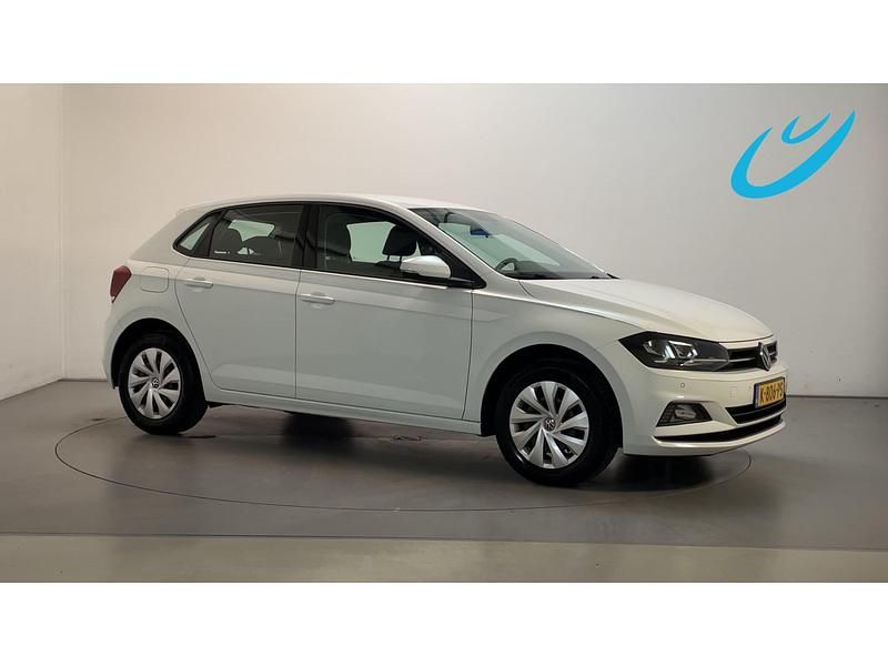 Wit Gebruikt 2021 VW Polo Comfortline Hatchback | € 13.900 (Goede deal) - Afbeelding 1/3