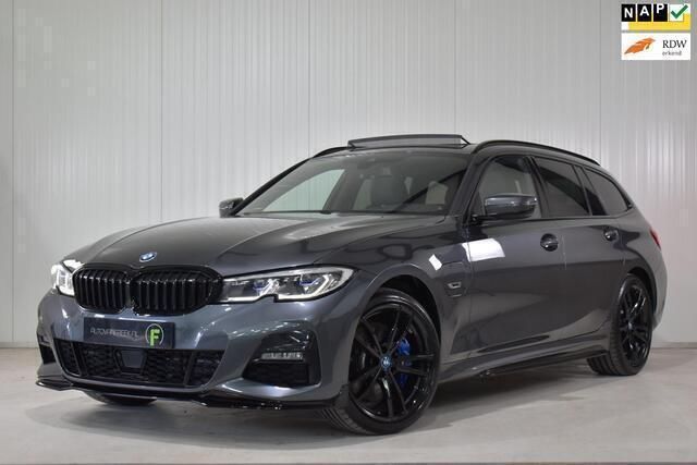 Grijs Gebruikt 2021 BMW 330 Executive Stationwagen | € 31.795 (Goede deal) - Afbeelding 1/4