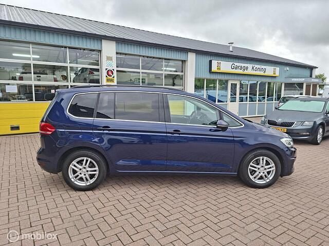 Occasion VW Touran Highline 150 PK (110 kW) 2017 Blauw MPV