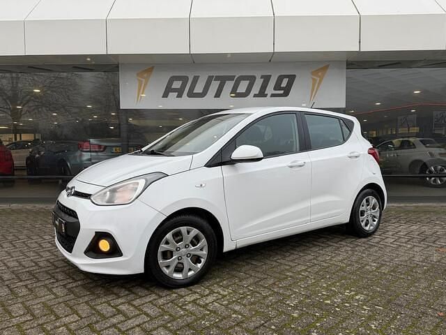 Wit Gebruikt 2014 Hyundai i10 Trend Hatchback | € 5.919 - Afbeelding 1/3