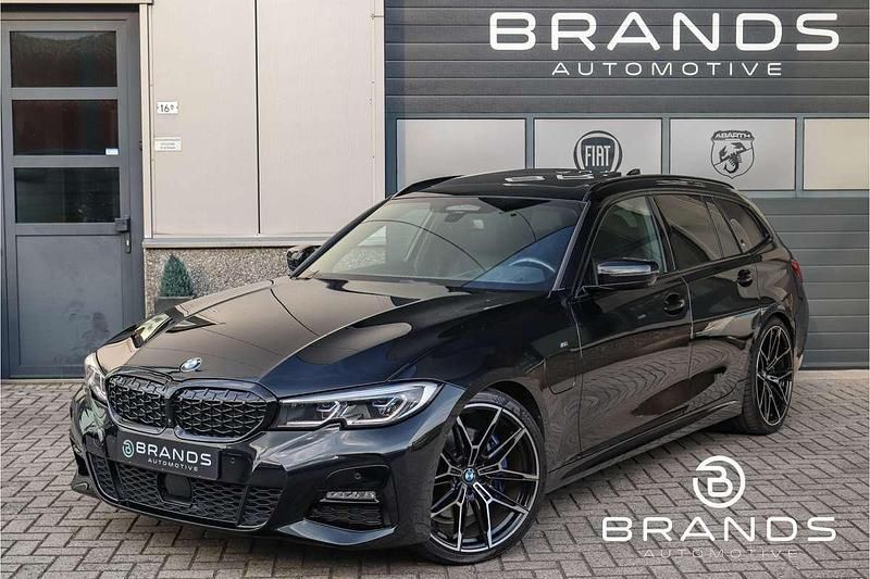 Zwart Gebruikt 2021 BMW 330e Executive Stationwagen | € 39.950 (Duur) - Afbeelding 1/4