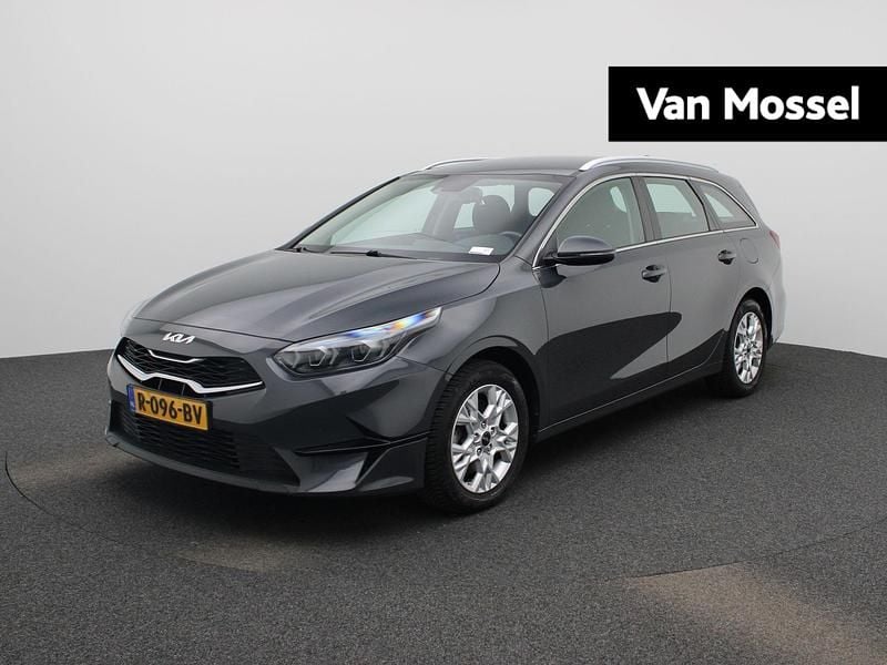 Grijs Gebruikt 2022 Kia Ceed Stationwagen | € 16.900 (Goede deal) - Afbeelding 1/4