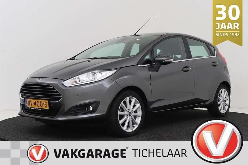 Occasion Ford Fiesta Titanium 101 PK (74 kW) 2017 Grijs Hatchback