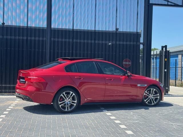 Occasion Jaguar XE S 340 PK (250 kW) 2015 Rood, metallic lak Sedan