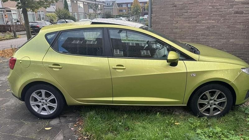 Geel Gebruikt 2009 Seat Ibiza Style MPV | € 1.599 (Super prijs) - Afbeelding 1/4