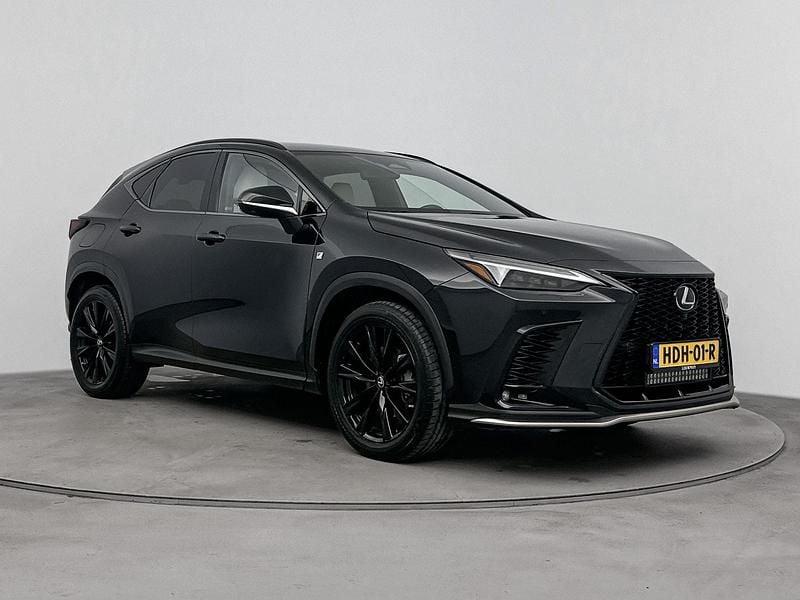 Zwart Gebruikt 2022 Lexus NX450h+ Sport Line SUV | € 57.950 (Eerlijke prijs) - Afbeelding 1/4