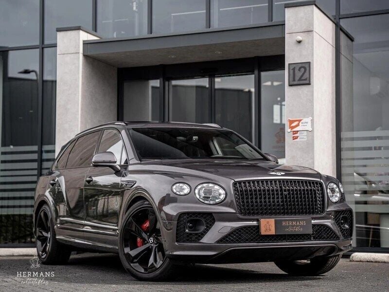Grijs, metallic lak Gebruikt 2023 Bentley Bentayga SUV | € 269.950 (Eerlijke prijs) - Afbeelding 1/4