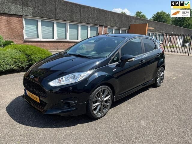 Zwart Gebruikt 2017 Ford Fiesta ST-Line Hatchback | € 9.750 (Goede deal) - Afbeelding 1/4