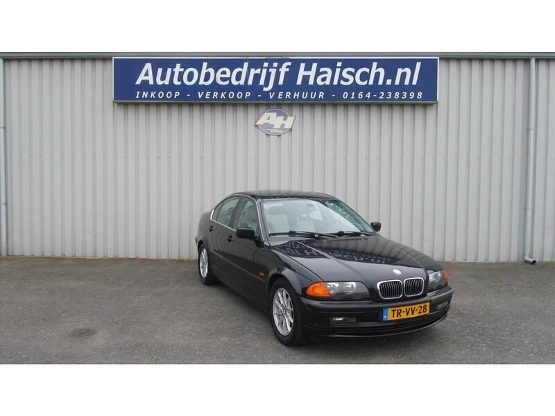 Zwart Gebruikt 1998 BMW 320 Sedan | € 1.650 (Eerlijke prijs) - Afbeelding 1/4